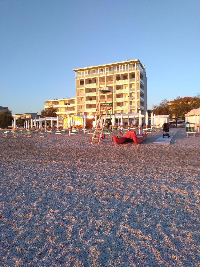 Hotel Atlantic Senigallia Kültér fotó