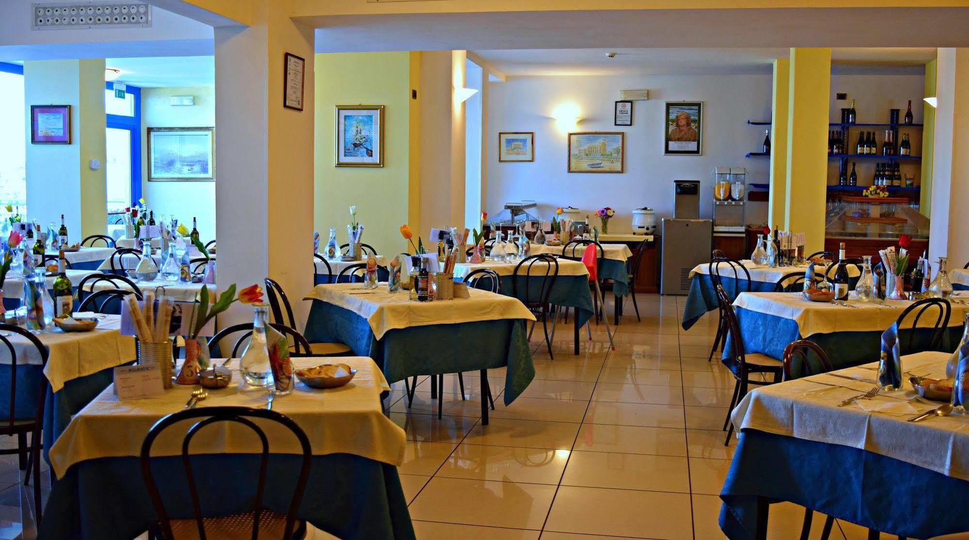 Hotel Atlantic Senigallia Kültér fotó