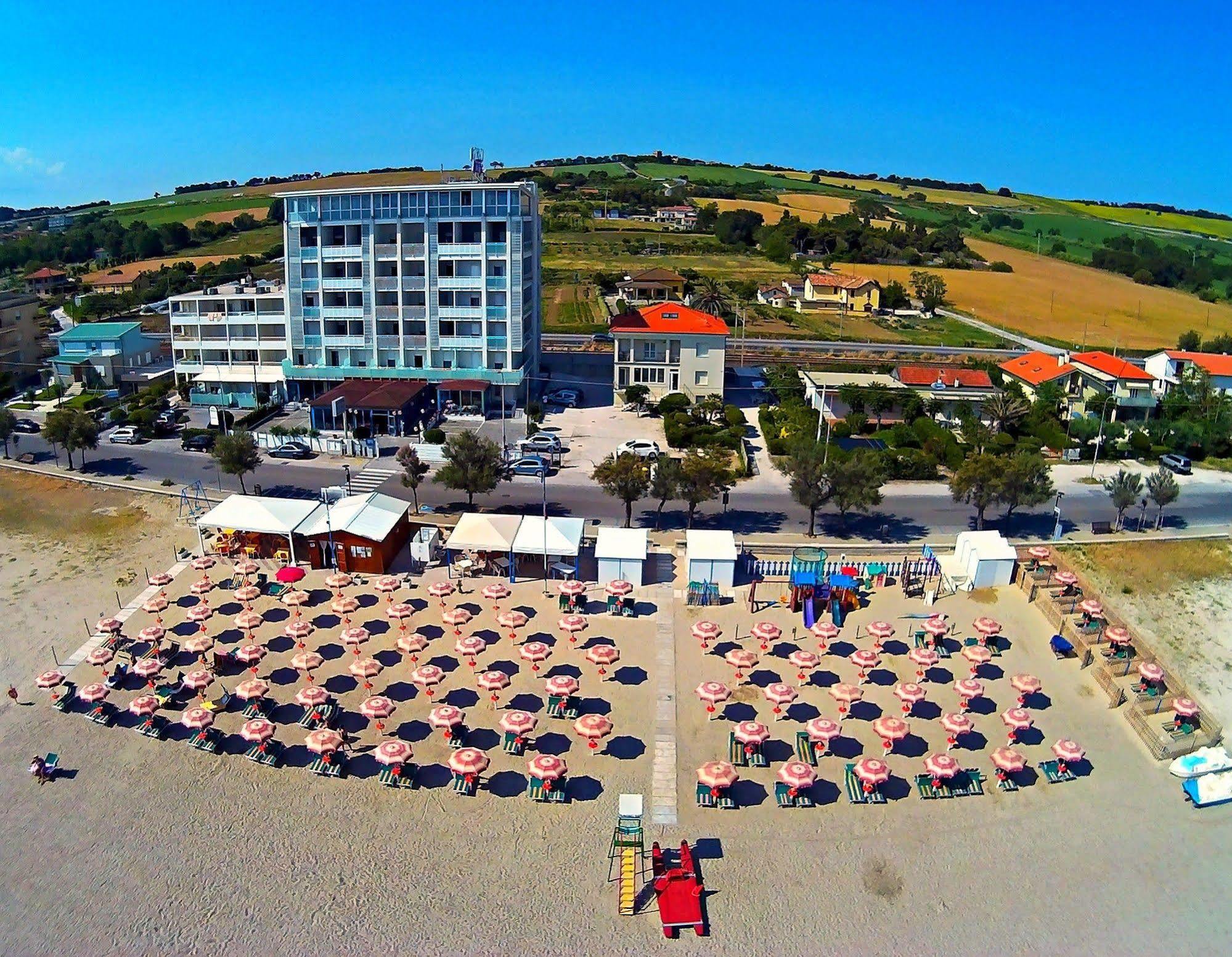 Hotel Atlantic Senigallia Kültér fotó