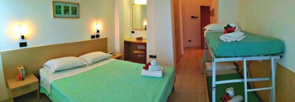 Hotel Atlantic Senigallia Kültér fotó